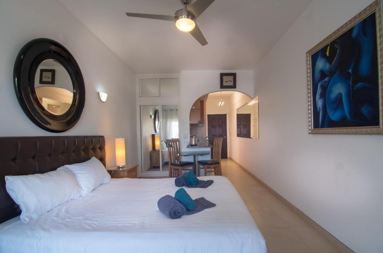 Lagos Main Avenue Studio With Marina View Balcony 外观 照片