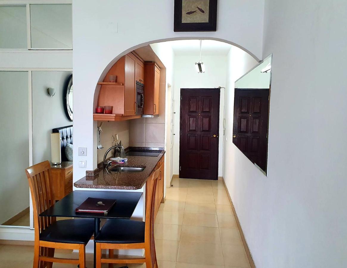 Lagos Main Avenue Studio With Marina View Balcony 外观 照片