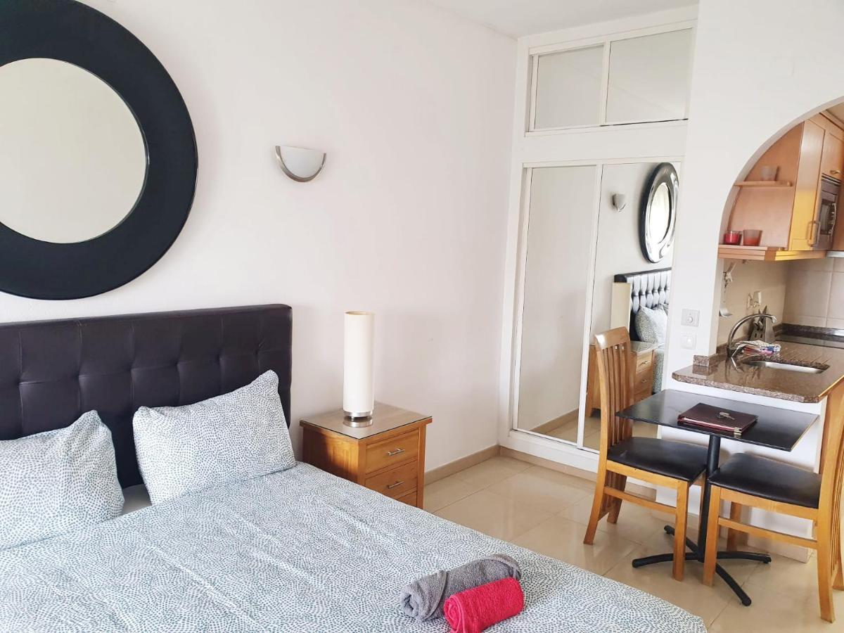 Lagos Main Avenue Studio With Marina View Balcony 外观 照片