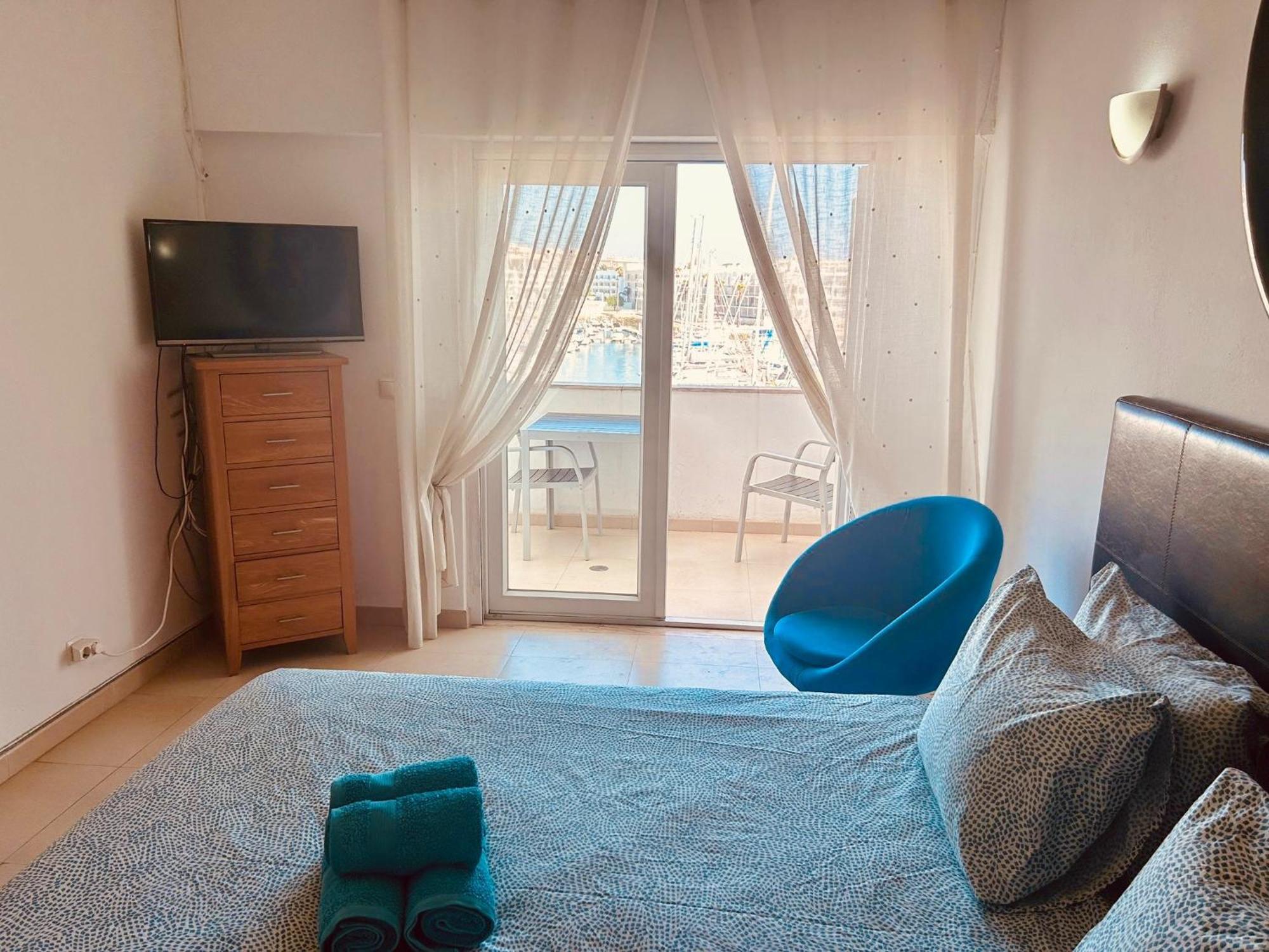 Lagos Main Avenue Studio With Marina View Balcony 外观 照片